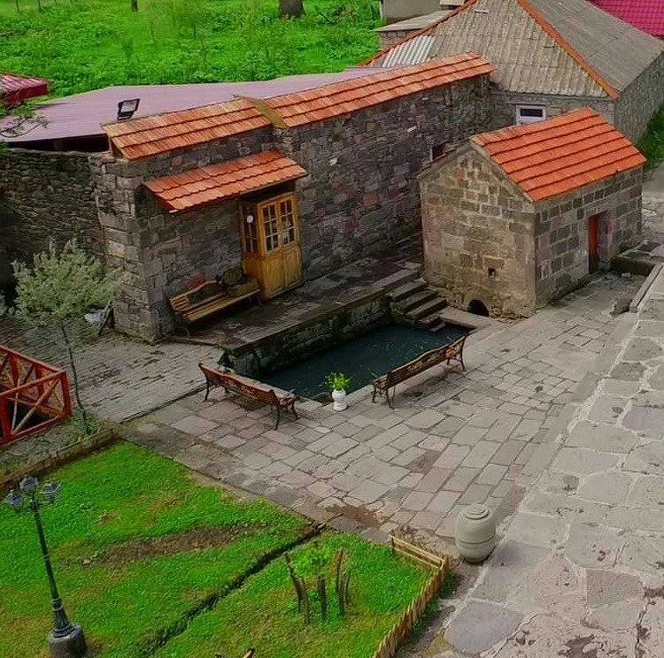 ბერთას სამი მღველმთავრის სტავროპიგიალური მამათა მონასტერი KARIBCHE